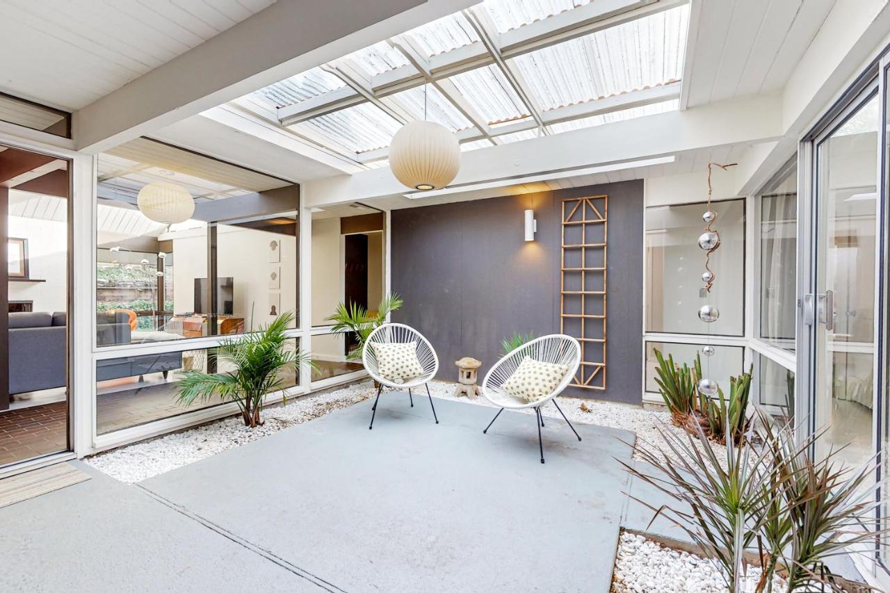 Mid-century Marvel Holiday home *