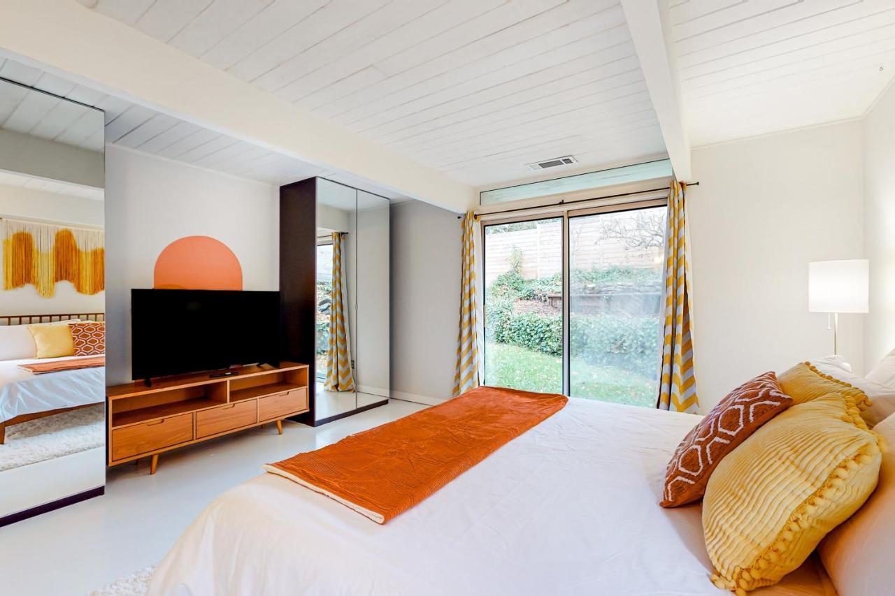 Mid-century Marvel Holiday home Portland